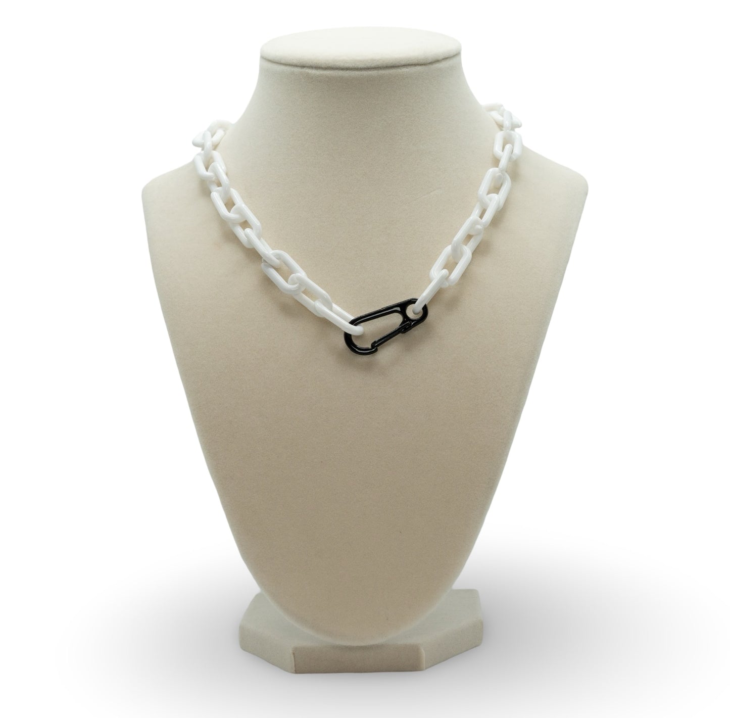 Necklace. Prolonged clutch