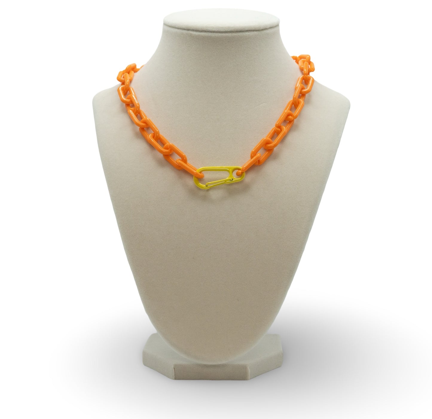 Necklace. Prolonged clutch