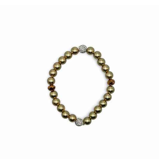 Pearl bracelet with diamond accents